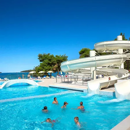 With Pool In Rovinj-istrien 50061 * רוביני
