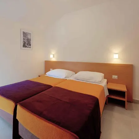 Apartament With Pool In Rovinj-istrien 50061 *
